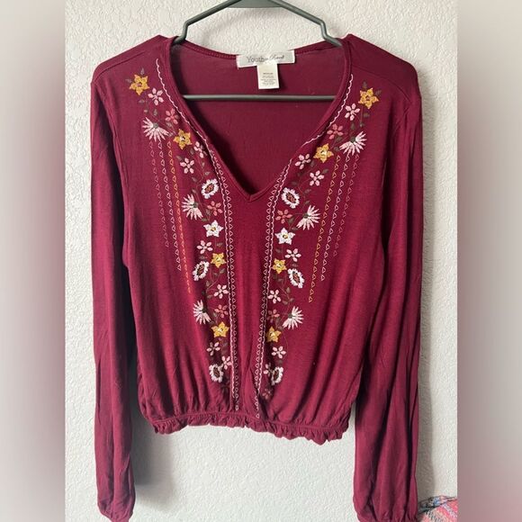 YOUTH IN REVOLT- size M TOP - Picture 1 of 4